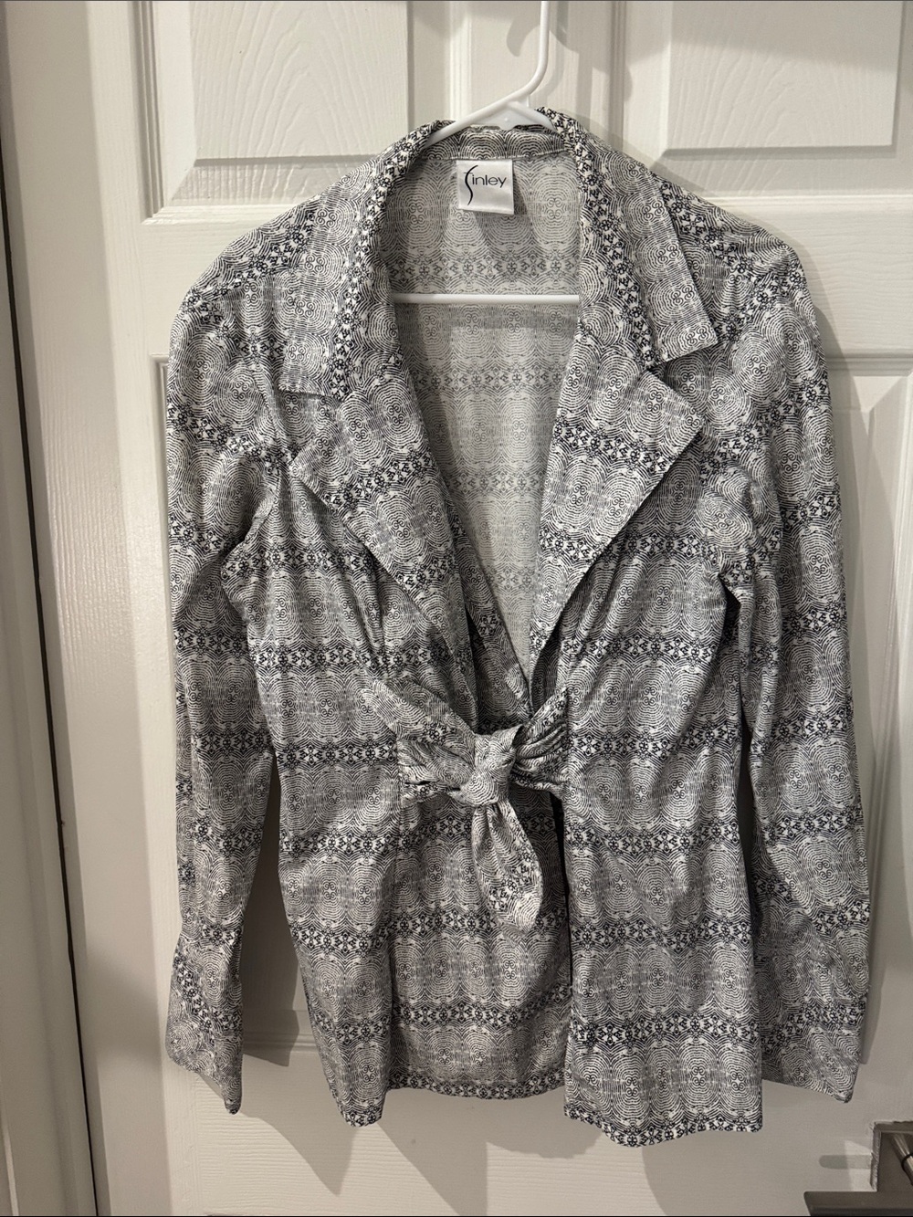 Finley Gray Patterned Tie-Front Lightweight Blazer